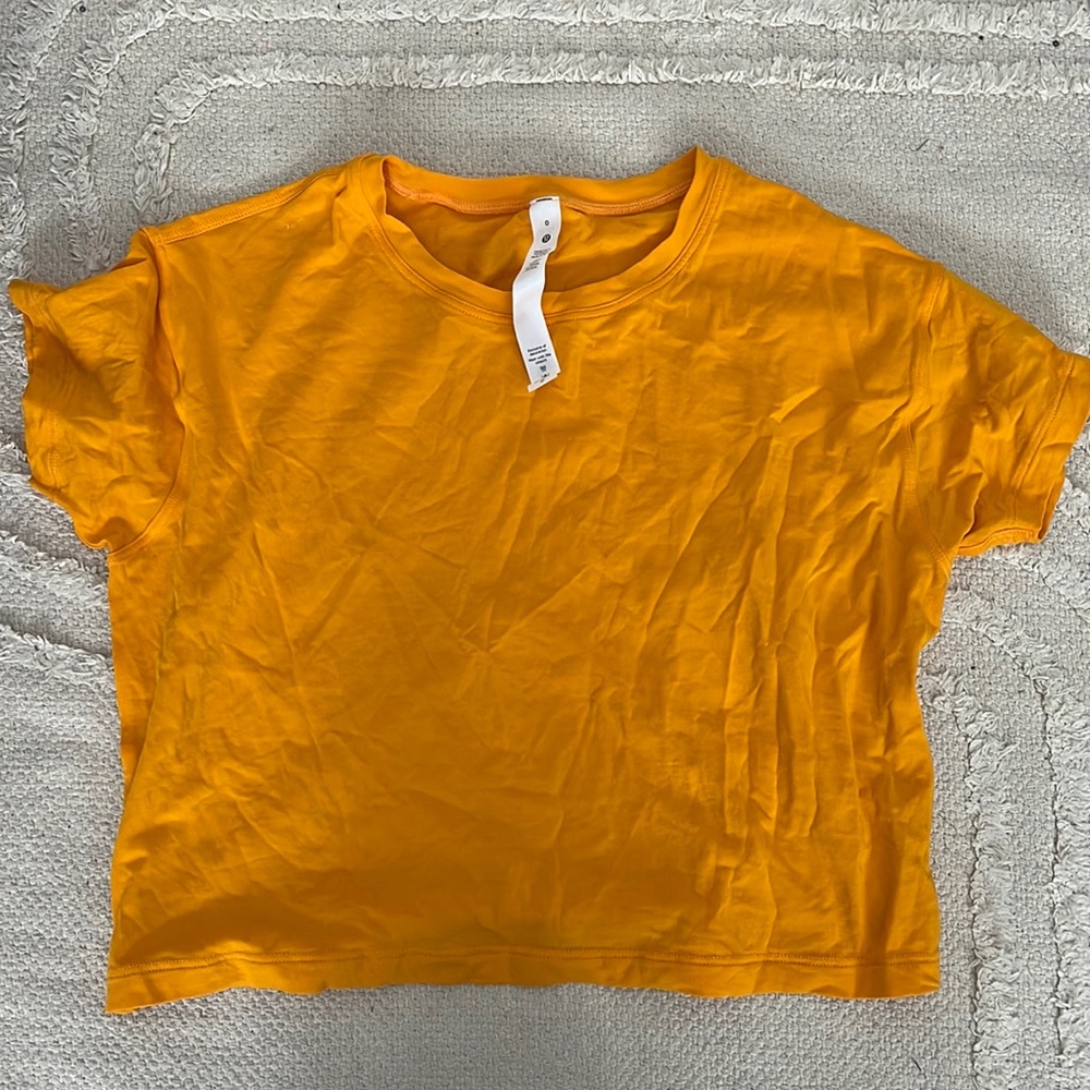 LULULEMON ORANGE CROP TOP